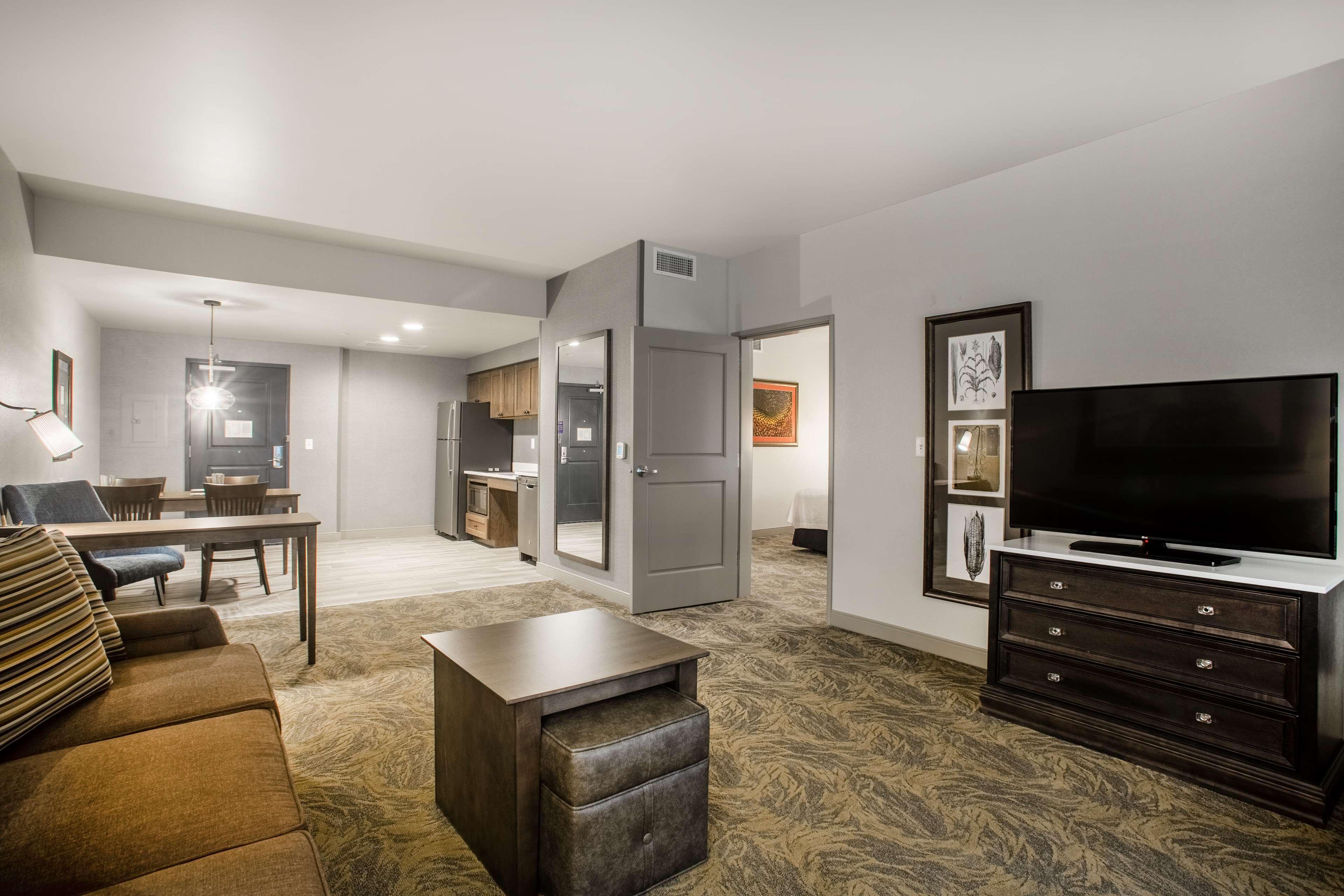 Homewood Suites By Hilton Salina/Downtown, Ks Extérieur photo