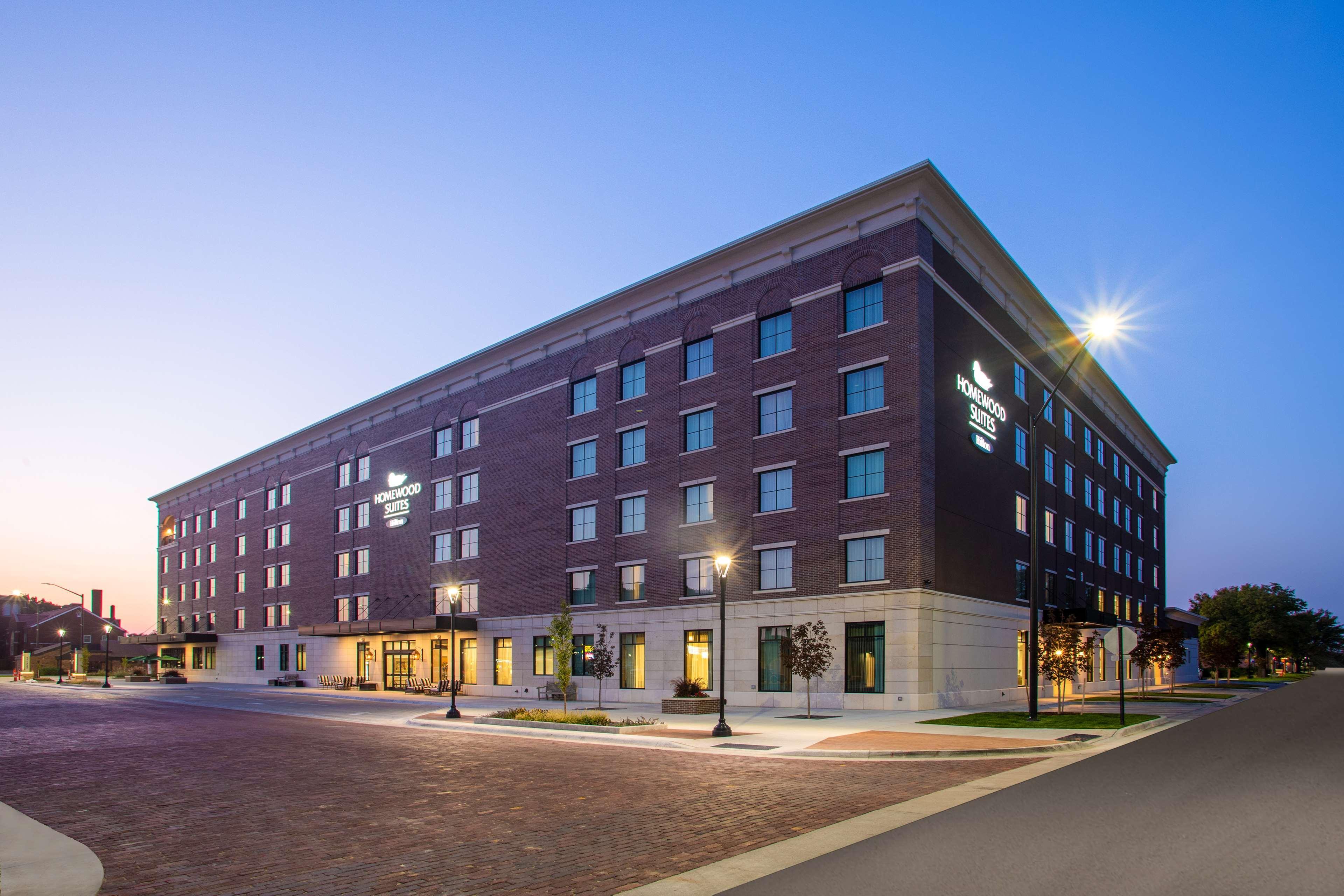 Homewood Suites By Hilton Salina/Downtown, Ks Extérieur photo