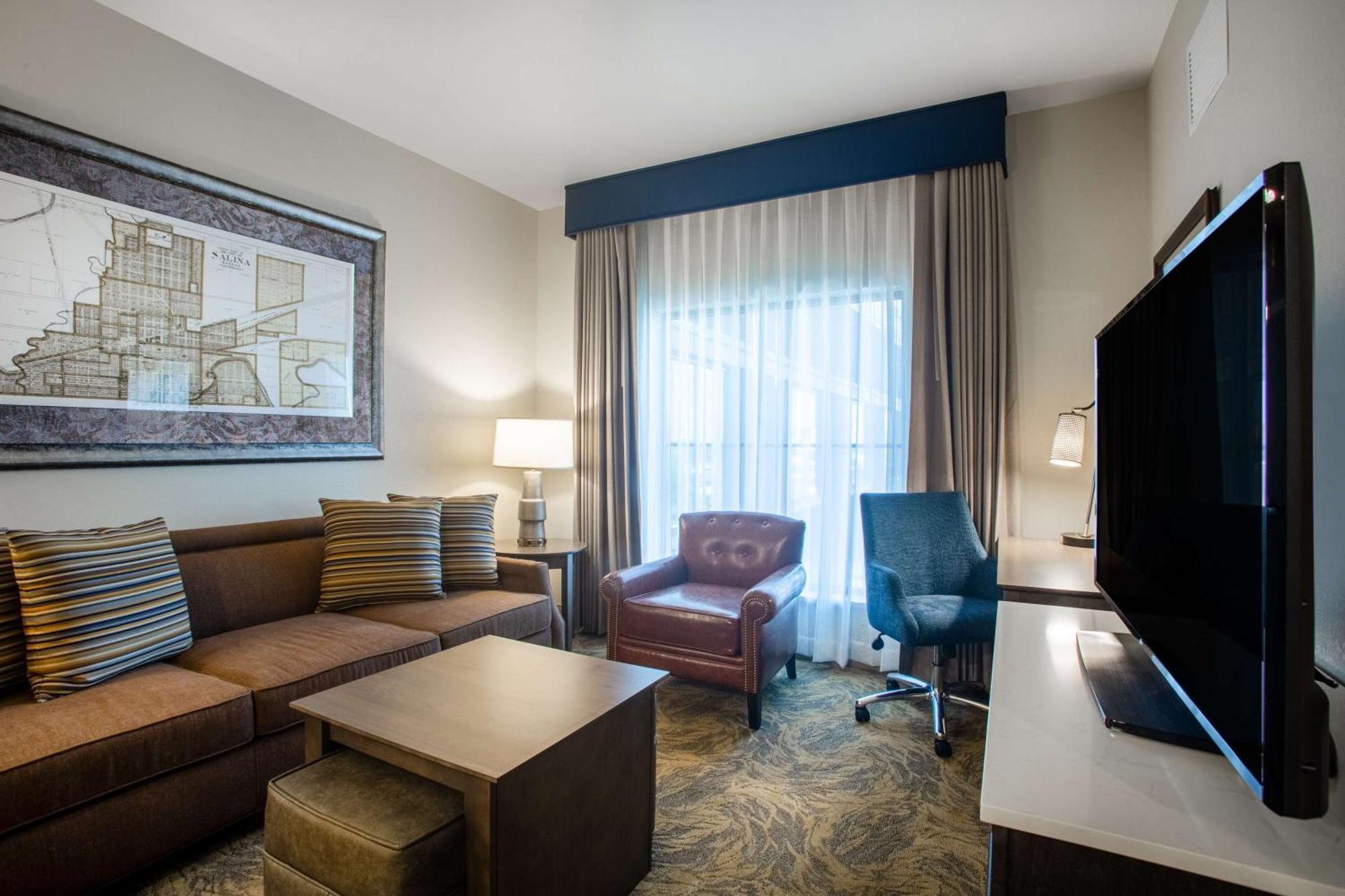 Homewood Suites By Hilton Salina/Downtown, Ks Extérieur photo