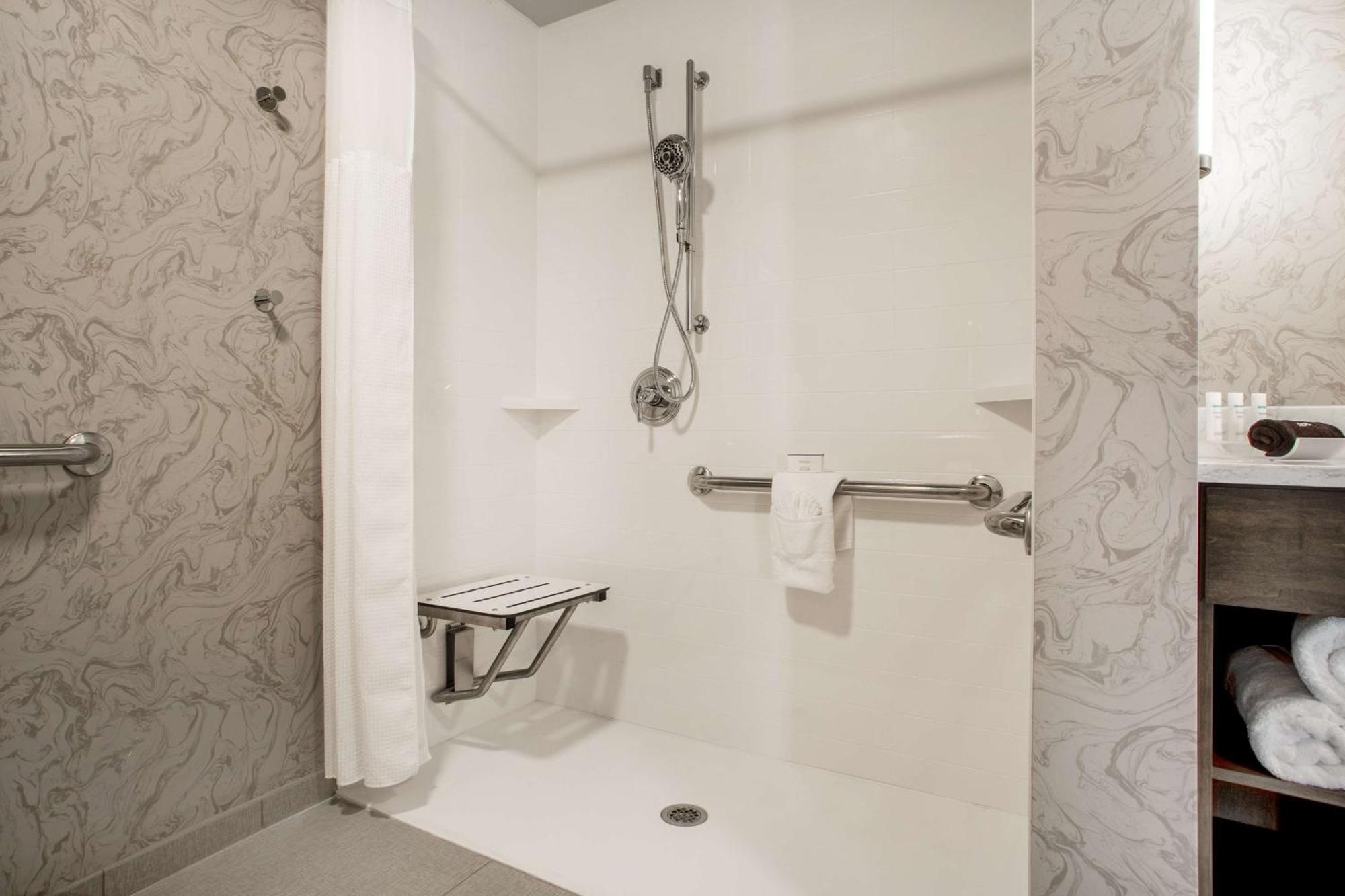 Homewood Suites By Hilton Salina/Downtown, Ks Extérieur photo